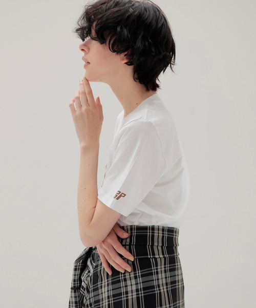 BAUM UND PFERDGARTEN（バウムウンドヘルガーデン）の「BAUM UND PFERDGARTEN / JAWO(フロントロゴハーフスリーブTシャツ 24278)（Tシャツ/カットソー・レディース・ホワイト・36）」の5枚目の写真