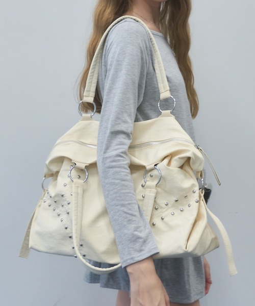 Birthday room（バースデイルーム）の「【1泊2日対応】スタッズ付きトートBAG/studded tote bag（トートバッグ・レディース・アイボリー/ブラック・FREE）」の7枚目の写真