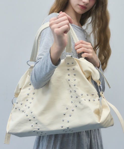 Birthday room（バースデイルーム）の「【1泊2日対応】スタッズ付きトートBAG/studded tote bag（トートバッグ・レディース・アイボリー/ブラック・FREE）」の8枚目の写真