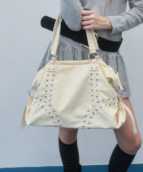Birthday room（バースデイルーム）の「【1泊2日対応】スタッズ付きトートBAG/studded tote bag（トートバッグ・レディース・アイボリー/ブラック・FREE）」の10枚目の写真