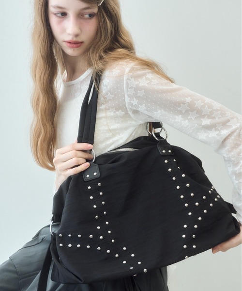 Birthday room（バースデイルーム）の「【1泊2日対応】スタッズ付きトートBAG/studded tote bag（トートバッグ・レディース・アイボリー/ブラック・FREE）」の12枚目の写真