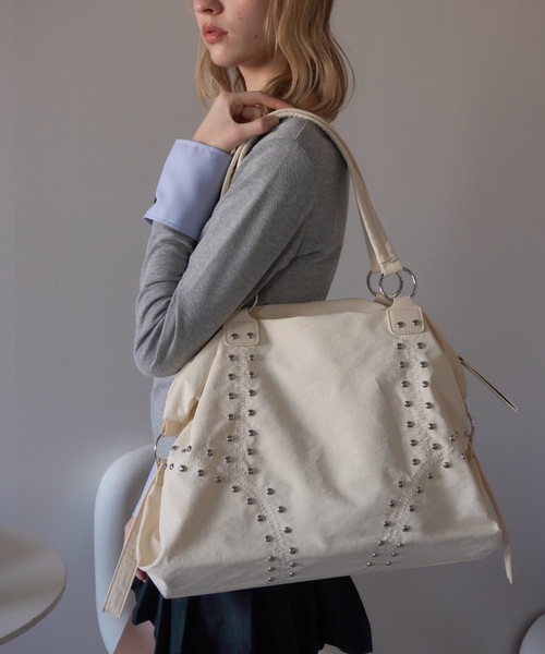 Birthday room（バースデイルーム）の「【1泊2日対応】スタッズ付きトートBAG/studded tote bag（トートバッグ・レディース・アイボリー/ブラック・FREE）」の19枚目の写真