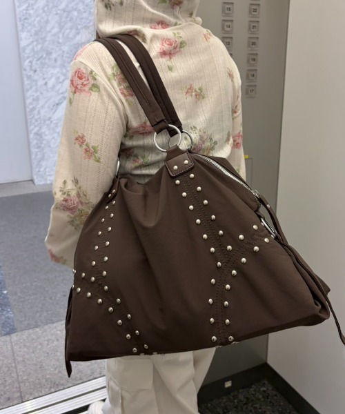 Birthday room（バースデイルーム）の「【1泊2日対応】スタッズ付きトートBAG/studded tote bag（トートバッグ・レディース・アイボリー/ブラック/チョコ・FREE）」の20枚目の写真