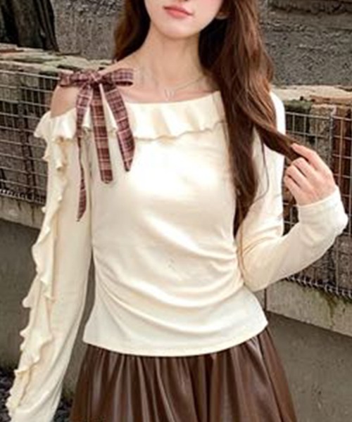 Lace Ladies(レースレディース)の「チェック柄 ストラップ リボン付き フリル トップス(Tシャツ/カットソー・レディース・アイボリー/ベージュ/パープル・FREE/S)」の5枚目の写真