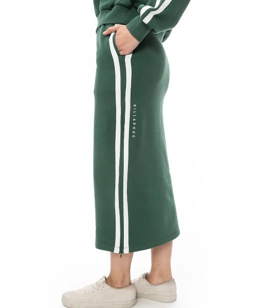 BILLABONG(ビラボン)の「【BILLABONG/ビラボン】24AW SIDE LINE SWEAT SKIR/スリットスウェットスカート(スカート・レディース・グリーン/スミクロ/レッドパープル・MEDIUM/LARGE)」の13枚目の写真