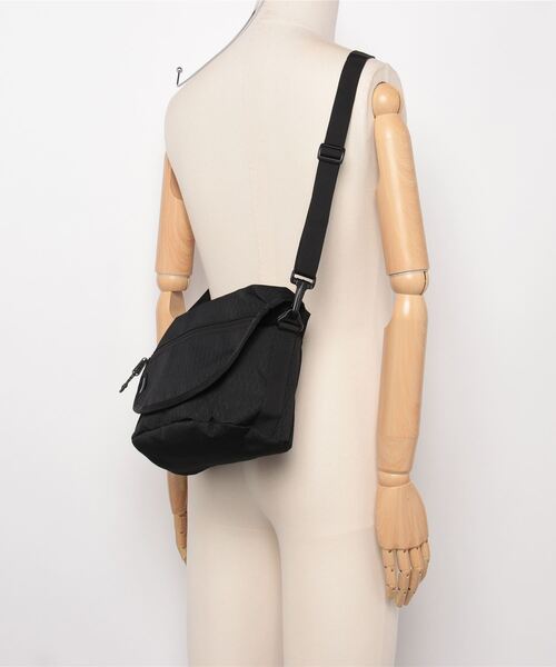 Gramicci(グラミチ)の「■GRAMICCI■MULTI SIDE BAG(ショルダーバッグ・メンズ・ブラック・FREE)」の4枚目の写真