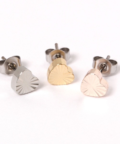 LAKOLE（ラコレ）の「センターラインハートピアス / 589098（ピアス（両耳用）・レディース・その他1/その他2/ピンク系その他・FREE）」の5枚目の写真