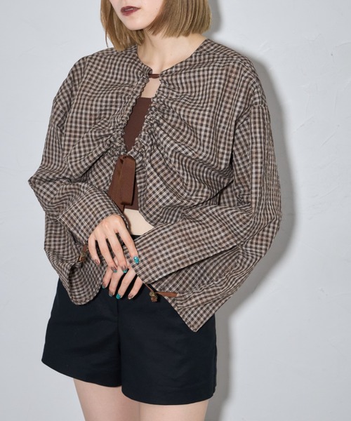 leimn(レイムン)の「チェック柄バックオープンフロントギャザートップス(Tシャツ/カットソー・レディース・モカ/ブラウン・M)」の2枚目の写真