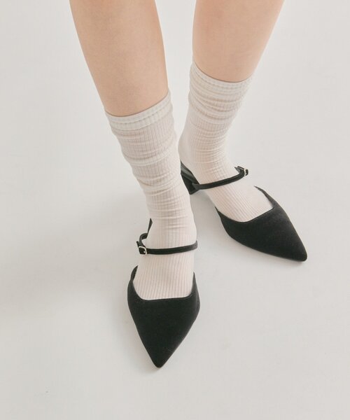 mystic(ミスティック)の「ポインテッドトゥ ベロアパンプス(パンプス・レディース・ブラウン/ブラック・36/37/38)」の2枚目の写真