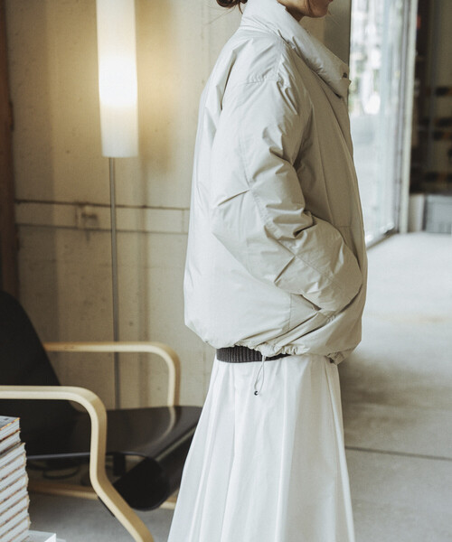 NANGA（ナンガ）の「NANGA × Firsthand/ナンガ 別注 オーロラテックス リサイクル ダウンジャケット / ショートダウン（ダウンジャケット/コート・レディース・ブラック/オフホワイト・S/M）」の7枚目の写真