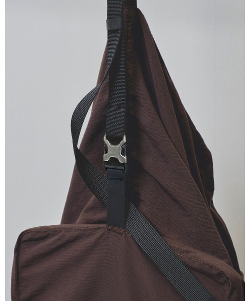 TODAYFUL（トゥデイフル）の「TODAYFUL Nylon Back Pack 12421028（バックパック/リュック・レディース・ブラック/バーガンディー・FREE）」の15枚目の写真