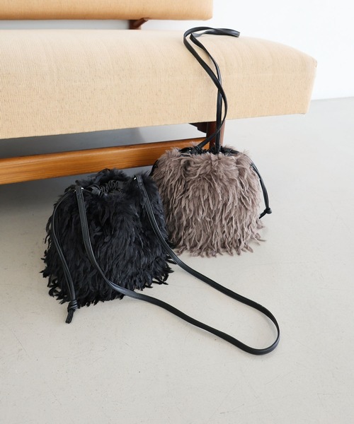 T・S・L（ティーエスエル）の「フェザーファー2way巾着ショルダーバッグ（ショルダーバッグ・レディース・アイボリー/ブラック/チャコール・FREE）」の14枚目の写真