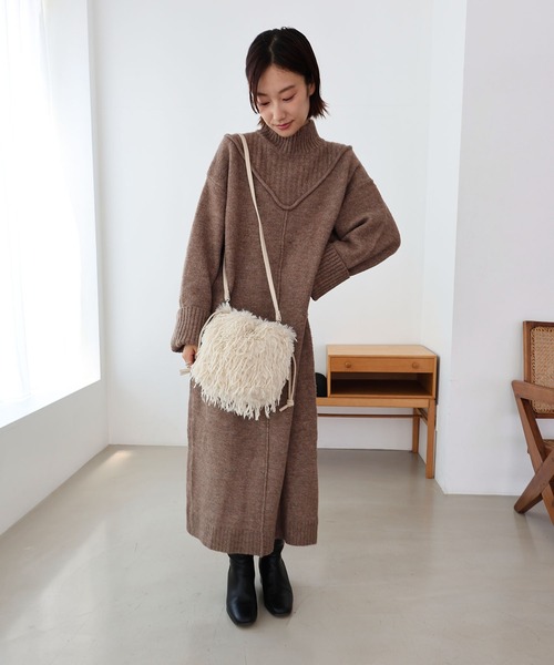 T・S・L（ティーエスエル）の「フェザーファー2way巾着ショルダーバッグ（ショルダーバッグ・レディース・アイボリー/ブラック/チャコール・FREE）」の6枚目の写真