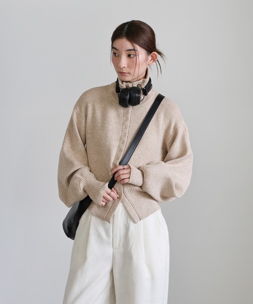 select MOCA（セレクトモカ）の「ミックスハイネックボタンデザイン