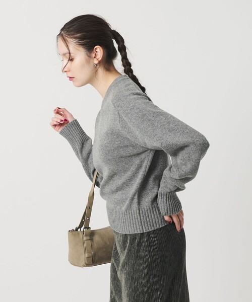 セール】ウールナイロンブレンド Vネックニットプルオーバー（ニット