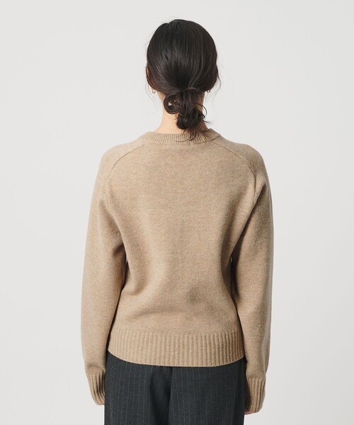 BEAUTY&YOUTH UNITED ARROWS（ビューティーアンドユースユナイテッドアローズ）の「ウールナイロンブレンド Vネックニットプルオーバー（ニット/セーター・レディース・ベージュ/ライトグレー・FREE）」の11枚目の写真