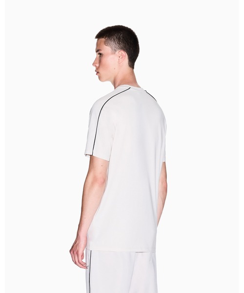 ARMANI EXCHANGE（アルマーニエクスチェンジ）の「【A|X アルマーニ エクスチェンジ】＜ZOZO限定＞AXロゴ コットンピケ 半袖トップス（Tシャツ/カットソー・メンズ・ストーン/ブラック・SMALL/MEDIUM/LARGE/XX-LARGE/X-SMALL/X-LARGE）」の3枚目の写真