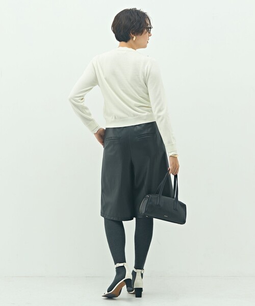 NOLLEY’S（ノーリーズ）の「《手洗い可能》ビジュー付きクルーネックカーディガン（カーディガン/ボレロ・レディース・オフホワイト/チャコールグレー・38）」の8枚目の写真