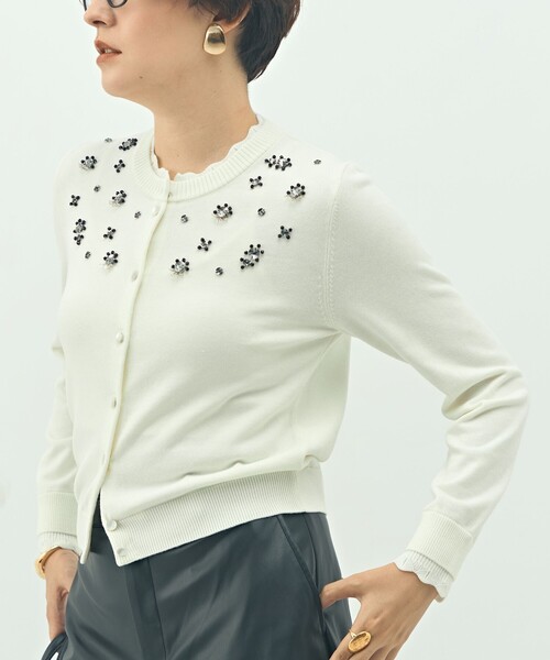 NOLLEY’S（ノーリーズ）の「《手洗い可能》ビジュー付きクルーネックカーディガン（カーディガン/ボレロ・レディース・オフホワイト/チャコールグレー・38）」の11枚目の写真