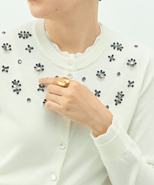 NOLLEY’S（ノーリーズ）の「《手洗い可能》ビジュー付きクルーネックカーディガン（カーディガン/ボレロ・レディース・オフホワイト/チャコールグレー・38）」の12枚目の写真