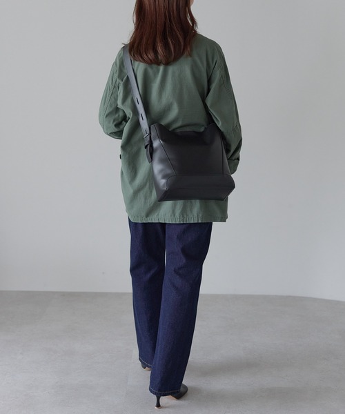 &MARKS(アンドマークス)の「C18【本革】ショルダーバッグ(ショルダーバッグ・レディース・ブラック/ブラウン/ベージュ・FREE)」の21枚目の写真