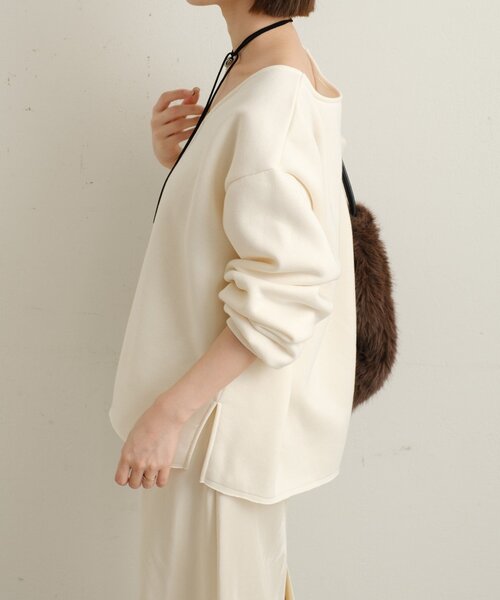 Omekashi（オメカシ）の「ルーズVネックスウェット（スウェット・レディース・アイボリー/ブラック/レッド/オフホワイト・FREE）」の9枚目の写真