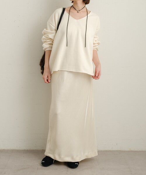 Omekashi（オメカシ）の「ルーズVネックスウェット（スウェット・レディース・アイボリー/ブラック/レッド/オフホワイト・FREE）」の13枚目の写真