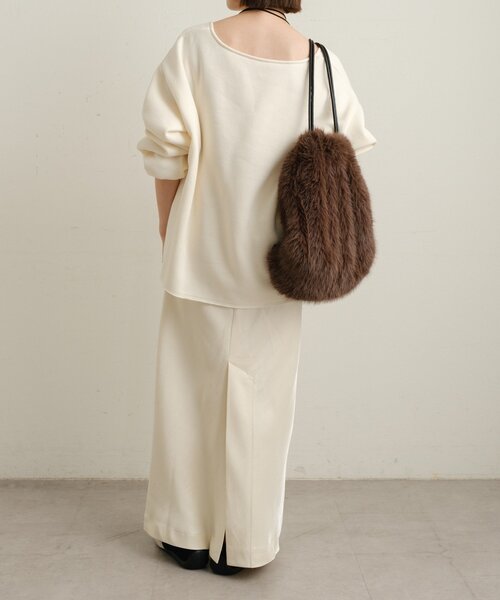 Omekashi（オメカシ）の「ルーズVネックスウェット（スウェット・レディース・アイボリー/ブラック/レッド/オフホワイト・FREE）」の17枚目の写真