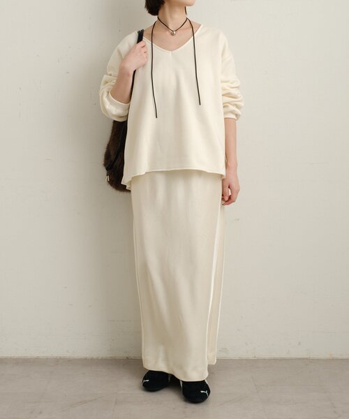 Omekashi（オメカシ）の「ルーズVネックスウェット（スウェット・レディース・アイボリー/ブラック/レッド/オフホワイト・FREE）」の14枚目の写真