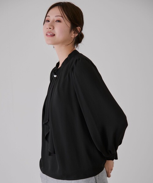 Jayro（ジャイロ）の「パール付ボウタイブラウス（シャツ/ブラウス・レディース・ブルー系その他4/ブラック/ライトグレー/レッド/ホワイト系その他・M）」の7枚目の写真