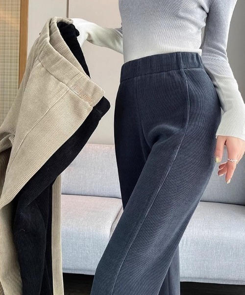 LAC-VERT(ラック・ヴェール)の「裏起毛フレアパンツ(その他パンツ・レディース・ブラック/グレー/ベージュ・MEDIUM/LARGE)」の2枚目の写真