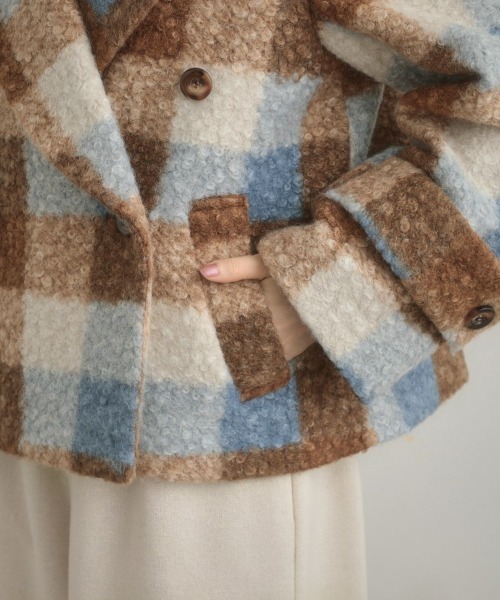 couture brooch（クチュールブローチ）の「【S-LL/無地・チェック柄】プードルボア ショートコート（ピーコート・レディース・グレー/アイボリー/ブルー系6・36/38/40/42）」の7枚目の写真