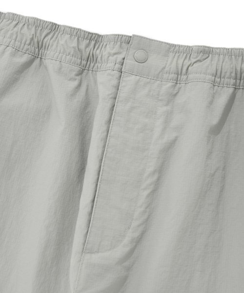 COVERNAT(カバーナット)の「トラックジョガーパンツライトグレー(スウェットパンツ・レディース・その他・LARGE/MEDIUM/X-LARGE/SMALL/XX-LARGE/X-SMALL)」の4枚目の写真