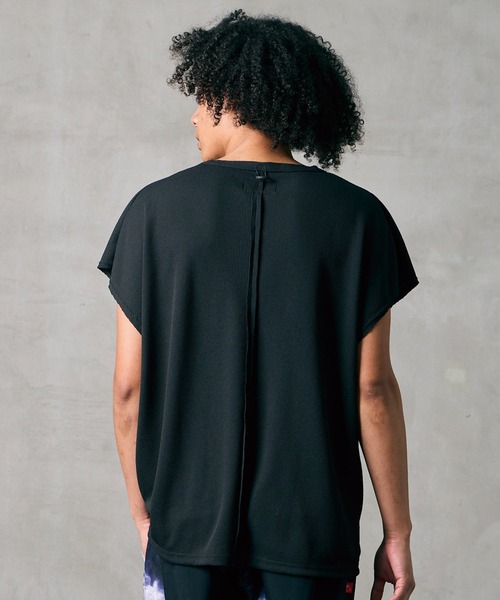 VIRGOwearworks（ヴァルゴウェアワークス）の「THERMAL SLEEVELESS MOTION TOP（Tシャツ/カットソー・メンズ・ライトグレー/ブラック/チャコールグレー・2/3/4）」の9枚目の写真