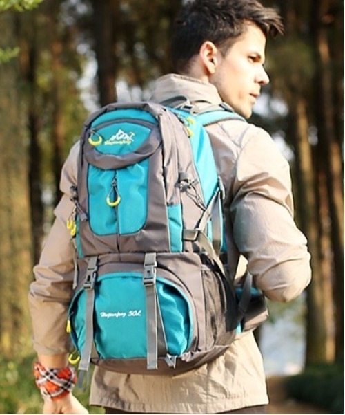 BACKYARD FAMILY(バックヤードファミリー)の「リュック 登山 40l 60l(バックパック/リュック・メンズ・グリーン/レッド/ブルー/ネイビー/オレンジ/ブラック×レッド・40L/60L)」の7枚目の写真