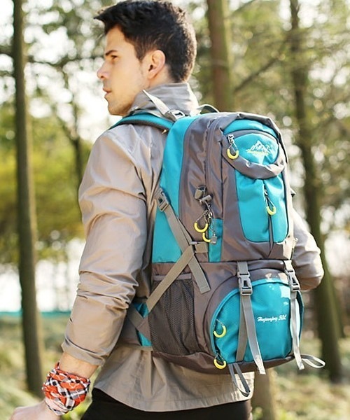 BACKYARD FAMILY(バックヤードファミリー)の「リュック 登山 40l 60l(バックパック/リュック・メンズ・グリーン/レッド/ブルー/ネイビー/オレンジ/ブラック×レッド・40L/60L)」の8枚目の写真