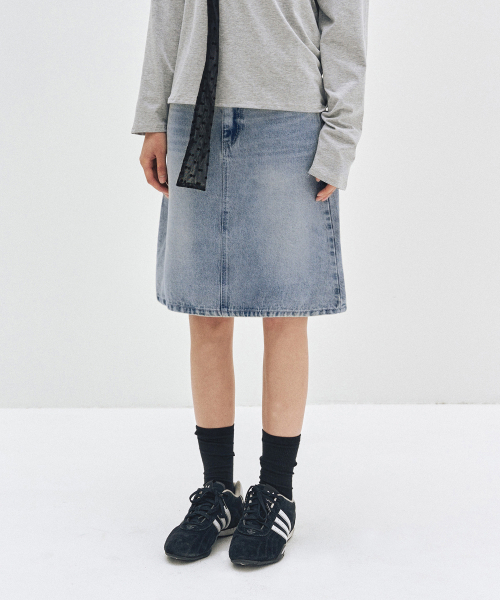 DECET WOMEN（デケット ウーマン）の「Signature Midi Skirt DCSK002LIGHTBLUE（スカート・レディース・その他・X-SMALL/SMALL/MEDIUM）」の3枚目の写真