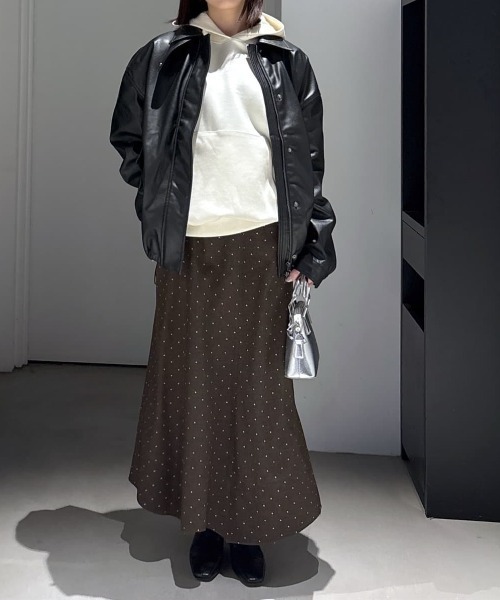 AZUL by moussy（アズールバイマウジー）の「【身長/骨格別着用画像あり】ドット柄ハンカチーフヘムスカート　トレンド　デザインスカート　ロングスカート　フレアスカート　秋服　冬服　後ろウエストゴム（スカート・レディース・ブラウン系その他・MEDIUM/SMALL）」の13枚目の写真