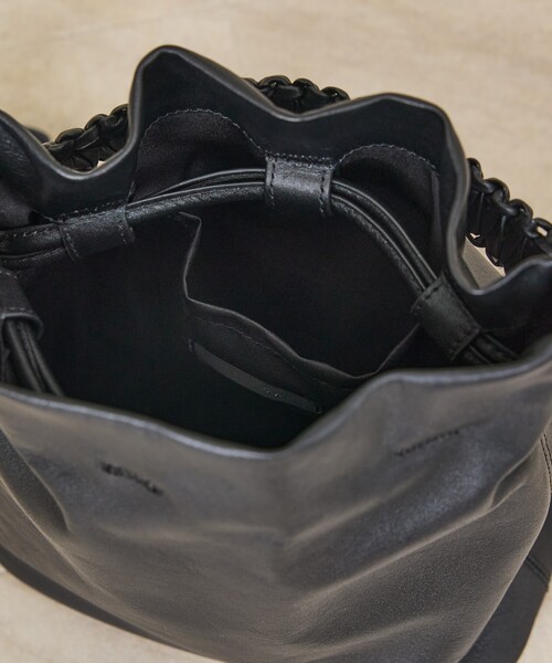 YArKA（ヤーカ）の「【YArKA/ヤーカ】flat braided handle drawstring shoulder bag [bdbd6] / フラット編ハンドル巾着バッグ/ Y2508ARB75（ショルダーバッグ・メンズ・ブラック・フリー）」の8枚目の写真