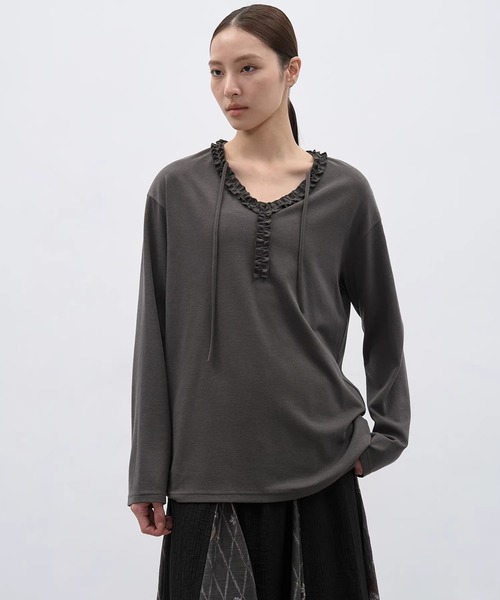 EIGHTHMONTH(エイスマンス)の「フリルライントップス EM25a173【EIGHTHMONTH】(Tシャツ/カットソー・レディース・アイボリー/ダークグレー・S/M)」の3枚目の写真