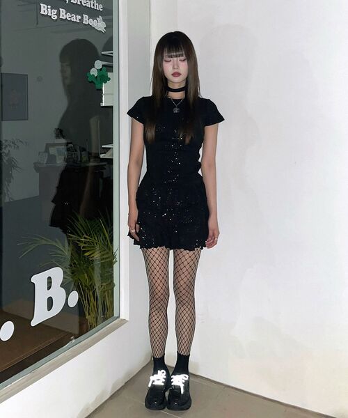 SEQUENZ(シークエンズ)の「※WEB限定 / セットアップ対応 / レディースグリッターフリルミニスカート / sqnz glitter tiered skirt(スカート・レディース・ダークネイビー/ブラック/ライトピンク・SMALL/MEDIUM)」の6枚目の写真