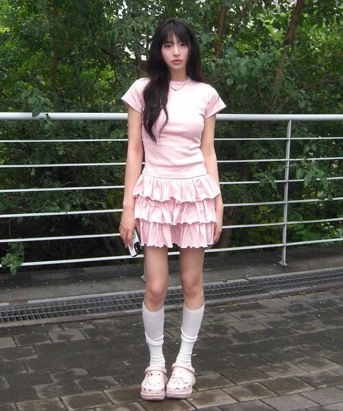 SEQUENZ(シークエンズ)の「※WEB限定 / セットアップ対応 / レディースグリッターフリルミニスカート / sqnz glitter tiered skirt(スカート・レディース・ダークネイビー/ブラック/ライトピンク・SMALL/MEDIUM)」の8枚目の写真