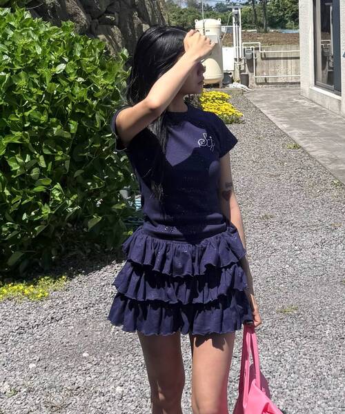 SEQUENZ(シークエンズ)の「※WEB限定 / セットアップ対応 / レディースグリッターフリルミニスカート / sqnz glitter tiered skirt(スカート・レディース・ダークネイビー/ブラック/ライトピンク・SMALL/MEDIUM)」の11枚目の写真