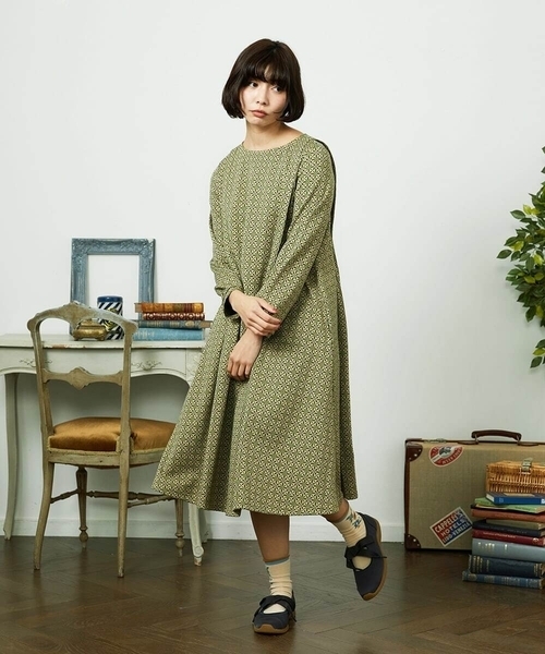 Jocomomola(ホコモモラ)の「Armadura de flores ジャカードワンピース(ワンピース・レディース・ネイビー/マスタード・40)」の4枚目の写真