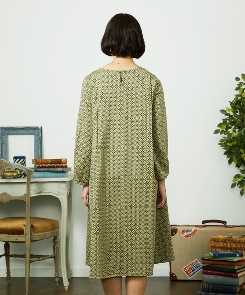 Jocomomola(ホコモモラ)の「Armadura de flores ジャカードワンピース(ワンピース・レディース・ネイビー/マスタード・40)」の6枚目の写真