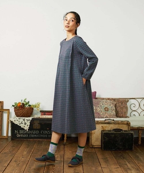 Jocomomola(ホコモモラ)の「Armadura de flores ジャカードワンピース(ワンピース・レディース・ネイビー/マスタード・40)」の17枚目の写真