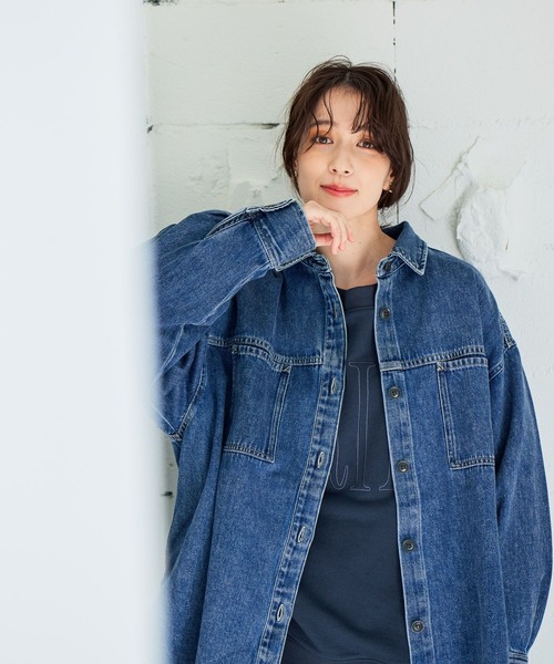 studio CLIP（スタディオクリップ）の「甘織りデニムオーバーシャツジャケット《CLIP denim》（シャツ/ブラウス・レディース・ベージュ/ライトグレー/ホワイト/ブルー系その他・FREE）」の4枚目の写真