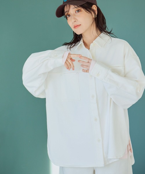 studio CLIP（スタディオクリップ）の「甘織りデニムオーバーシャツジャケット《CLIP denim》（シャツ/ブラウス・レディース・ベージュ/ライトグレー/ホワイト/ブルー系その他・FREE）」の5枚目の写真