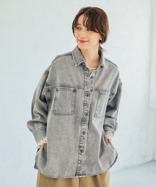 studio CLIP（スタディオクリップ）の「甘織りデニムオーバーシャツジャケット《CLIP denim》（シャツ/ブラウス・レディース・ベージュ/ライトグレー/ホワイト/ブルー系その他・FREE）」の16枚目の写真