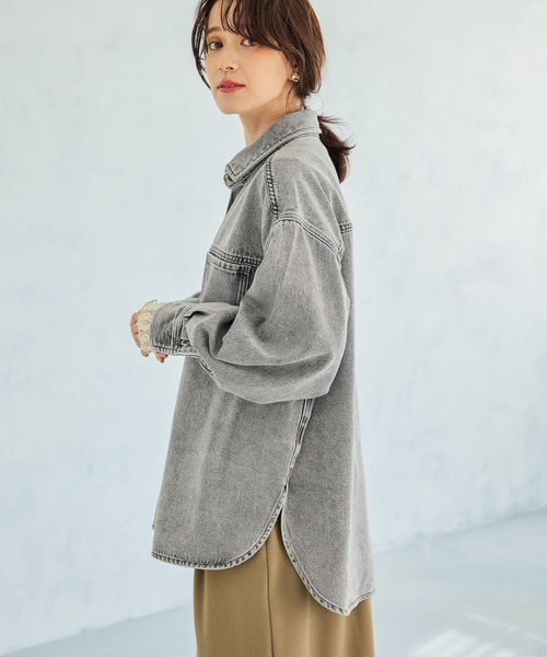 studio CLIP（スタディオクリップ）の「甘織りデニムオーバーシャツジャケット《CLIP denim》（シャツ/ブラウス・レディース・ベージュ/ライトグレー/ホワイト/ブルー系その他・FREE）」の17枚目の写真